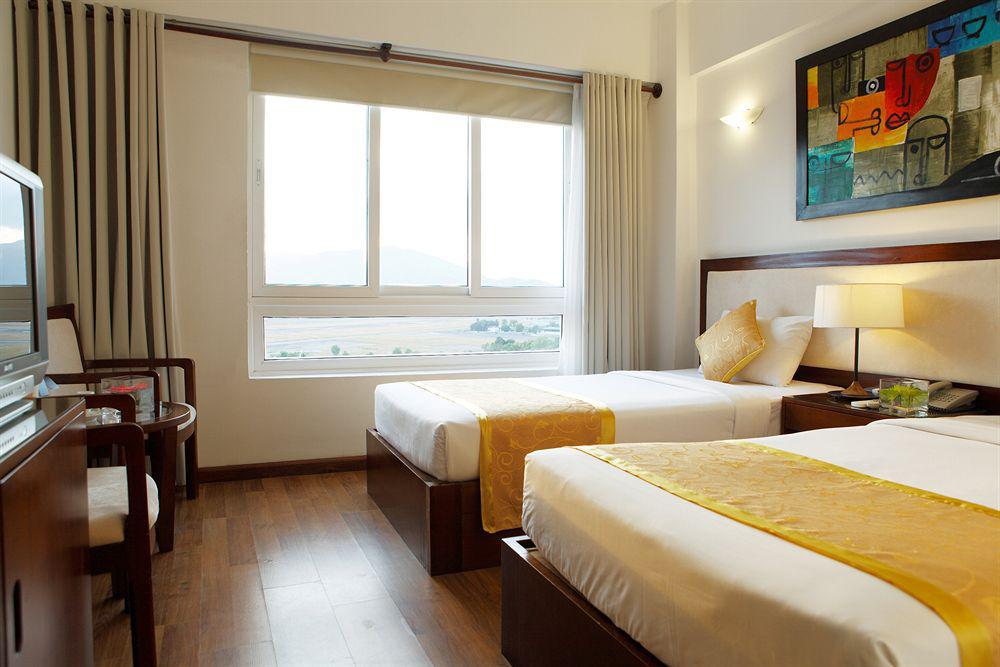 Starlet Hotel Нячанг Екстер'єр фото